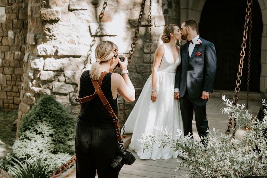Hochzeitsvideograf Düsseldorf: Warum ein professioneller Hochzeitsvideograf Düsseldorf unerlässlich ist, um die schönsten Erinnerungen Ihrer Hochzeit festzuhalten
