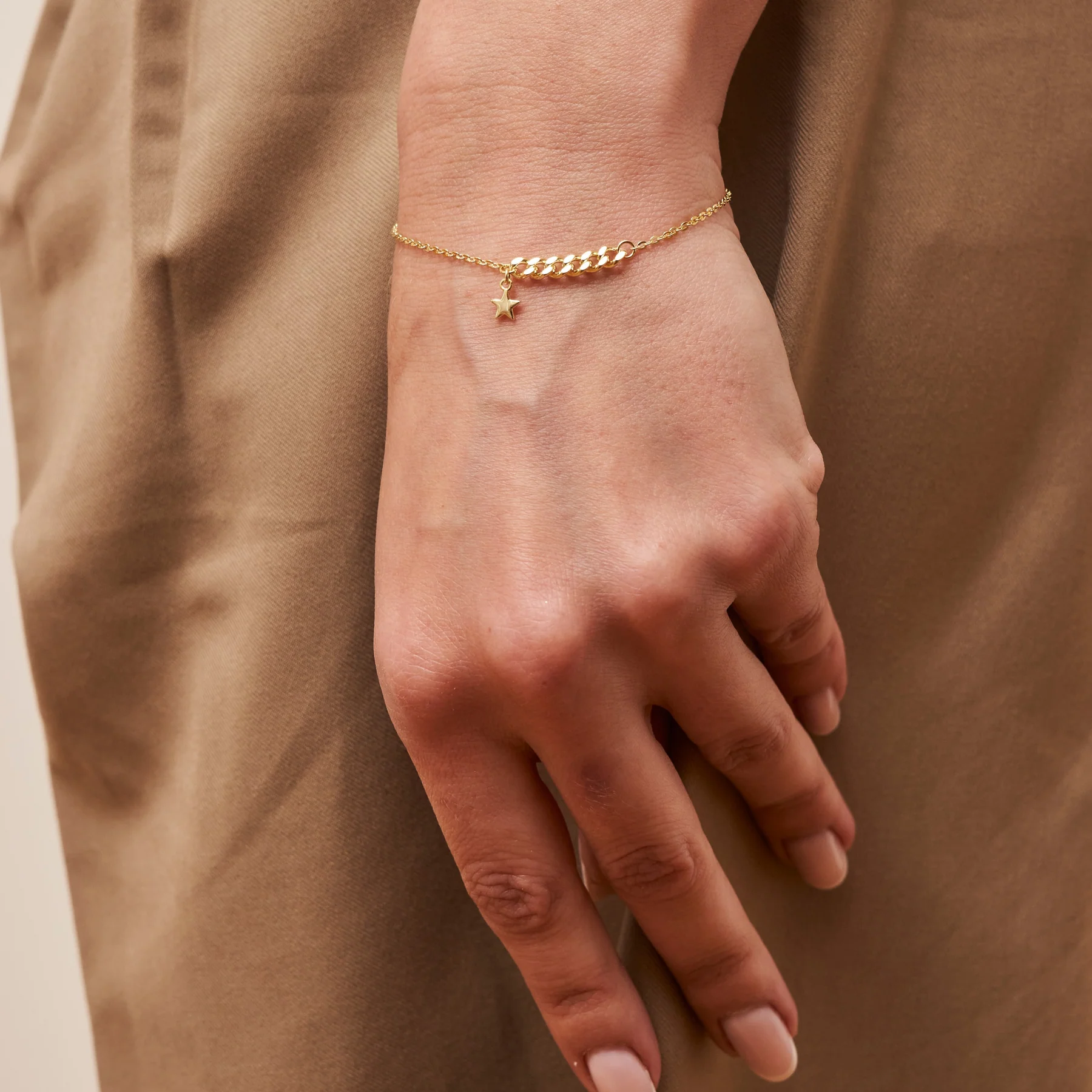 Perfekte Armbänder von PITANI®️ – Für Stilbewusste und Preisbewusste
