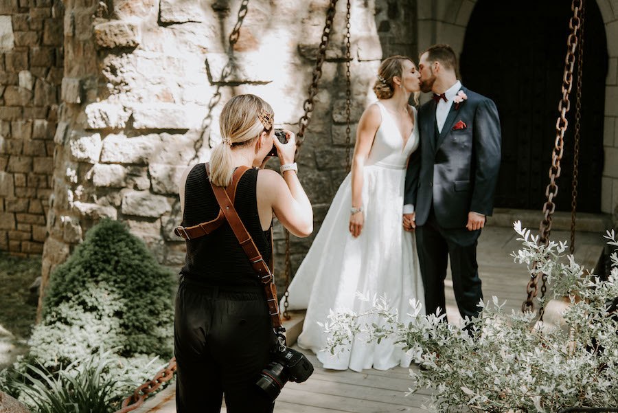 Hochzeitsvideograf Düsseldorf: Warum ein professioneller Hochzeitsvideograf Düsseldorf unerlässlich ist, um die schönsten Erinnerungen Ihrer Hochzeit festzuhalten